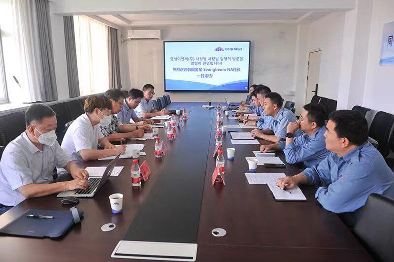 韩国客人到尊龙凯时人生就是搏走访