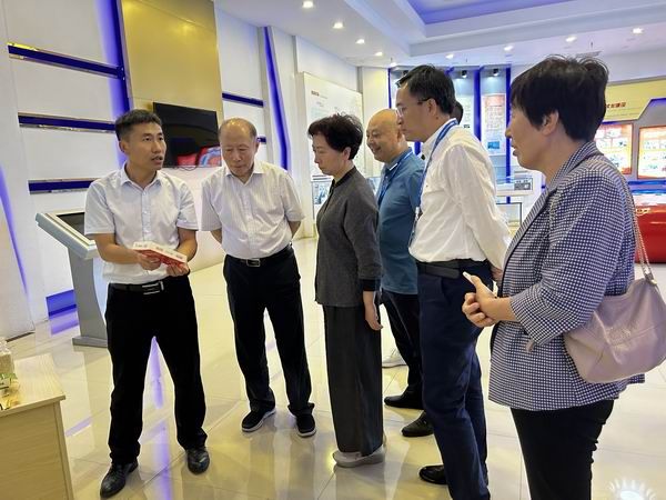中国石油和化学工业联合会王述纲一行到访尊龙凯时人生就是搏